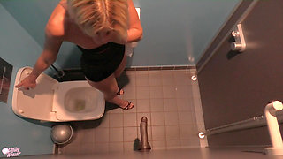 Kinky Slut Finds Dildo on Disco Toilet and Fucks Him