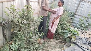 Desi Indian Wife Outdoor Doggy Style Sex - Big Ass Homemade