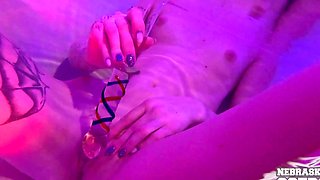 Skinny Bleikas play with tiny boobs and waterproof vibrators in the bathtub