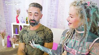 Watch sublime Mugur and Anuskatzz's clip