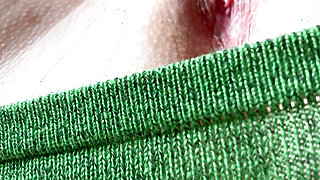 EATING USED PUSSY. CLOSE UPS