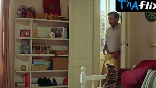 Vittoria Puccini Rump, Bathing suit Episode in eighteen Introduces