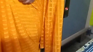 Very Beautiful Bhabhi in Yellow Saree
