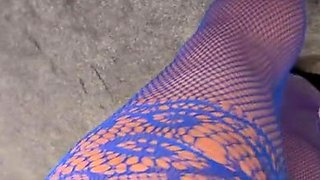 Amateur Foot Fetish Girlfriend Sucks and gives a Footjob