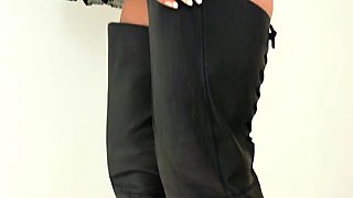 Blonde emo amateur solo masturbation