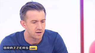 Hot cougar (Phoenix Marie) compined yoga hardcore Anal Sex - brazzers