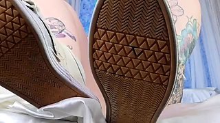 Luna Allora - Jerk Off With My Dirty Shoes