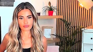 Webcam milf with breast milk live hardcore masturbate