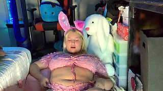 Big boobs milf masturbates with her dildo