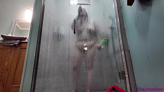 Sexy BBW Amanda Teasing in the Shower