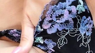 Big boob brunette masturbates on webcam