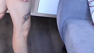 Gen Z Babe in Barefoot Sandals