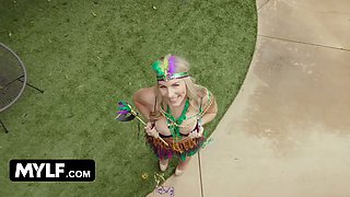 Cougar beauty Bunny Madison celebrates mardi gras with fucking doggy style with her young bf - mylf