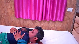 Cheating Indian Wife Fucks Her Boyfriend While Husband Away – Desi Bhabhi Homemade Sex