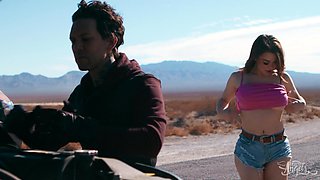 Small Hands and Desert Heat in a Sizzling Romance