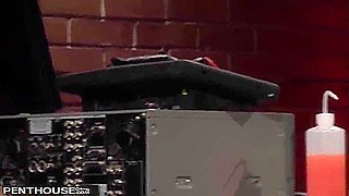 Cumikazes 4 - Vicki Chase