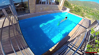 Poolside POV!