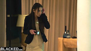 Watch salacious Sexy Vanessa's dirt