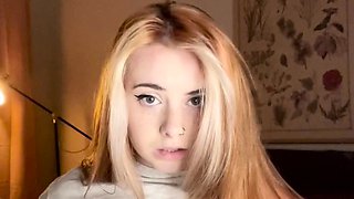 Amateur Blonde Teen Plays Solo with Toy Webcam Porn