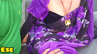 Chachi Ne Batije Ko Pakda Uski Bra &Panty ke saath aur Phir Bhut Maja Kiya  hindi audio full Hd Video.