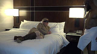 Fa Fiona Meets the Entertainer