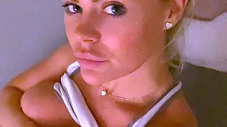Big boob brunette masturbates on webcam