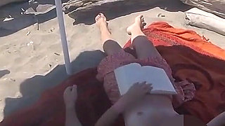 Risky Handjob on the Canary Beach Caught Reading a Book - Misscreamy