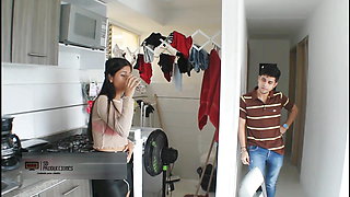 Britanny rides her neighbor Tommy's rich cock in her apartment - Porn in Spanish