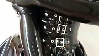 Masturbating amateur cums after solo fun