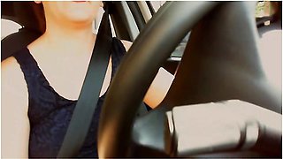 La Italian Stepmom Masturbates In The Car While Taking Her Stepson To School