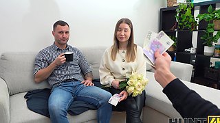 Peaches and money are the best pickup arguments, especially with stunning babes.