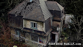 Perverse Family 38.4 (season 3) Dirty Babe Gets Fucked in a Filthy Room