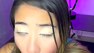 Latin Girl Gets on Your Knees to Suck a Large Venous Cock and Choks Until It Runs Out of Air