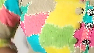 Hot Saloni Big Boobs Shoowing