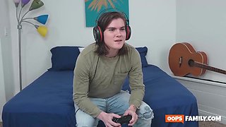 Gonzo porno: sonnie-in-law penetrates COUGAR and son.