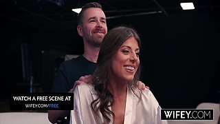 Stunning Fit Hotwife Jessie Gets Stretched Out By Bbc In Front Of Hubby With Alex Jones