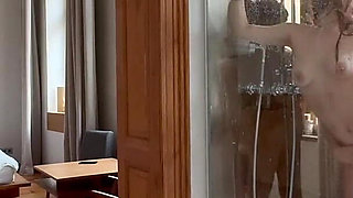 She Didn't Mind to Join Them! - Amateur Group Fuck