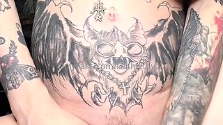 Big boob brunette masturbates on webcam