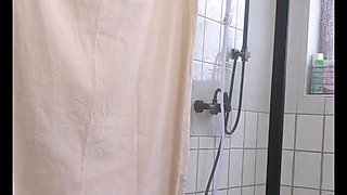 A Full Bag of Water Flowes Into My Little Ass!