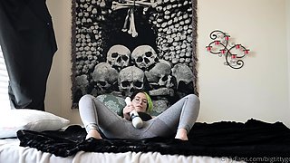 Amateur blonde teen girlfriend toyed and facialized