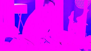 Emo Amateur Teen stript vor der Cam