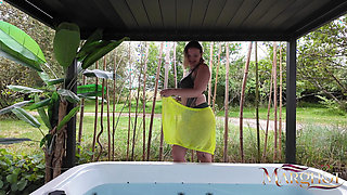 Duo Love at the Jacuzzi on Pleasure Island