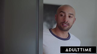 Sex phone operator Kimmy Kimm CATCHES her roommate SPYING on her masturbating and CAN'T RESIST FUCKING!