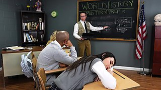 Amateur college teen horny group fun on a homemade sex tape