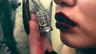 Shye White - Giant Witch s Tiny Prisoners