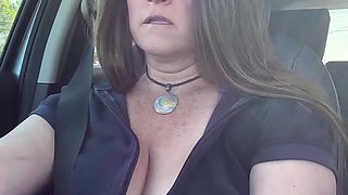 Boob Flashing / Tits in Car