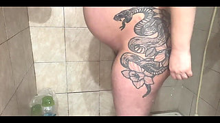 Pregnant Shaving as She Can the Bikini Area