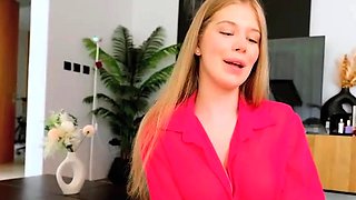 Busty stunner enjoys a steamy morning blowjob with her phat