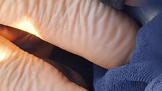 Solesday with Boss Chick Gives Very Her 1st Wild Footjob