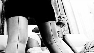 EU lesbians making out